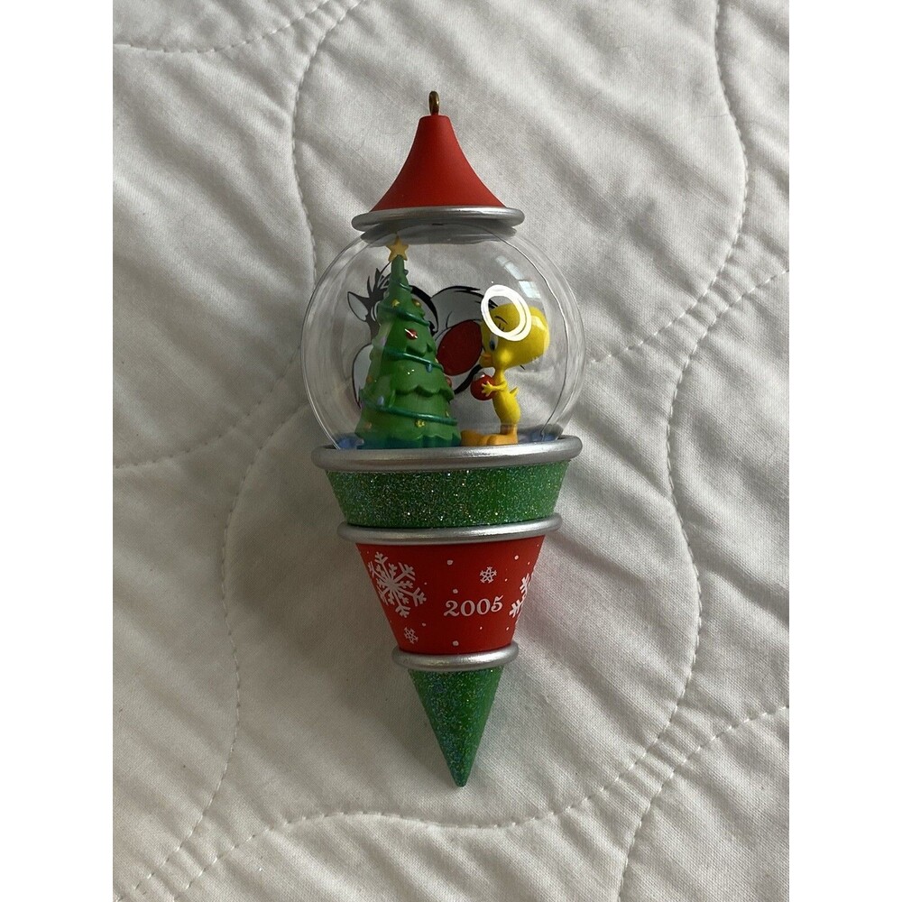 Hallmark Ornament "Looney Tunes,"Peek-A-Boo!" Sylvester and Tweety" Vtg .